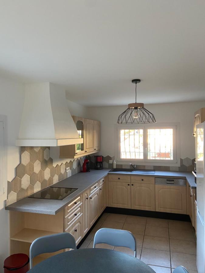ואלאוריס Tres Bel Appartement Entier Proche De La Mer 2 Chambres 1 Salon מראה חיצוני תמונה